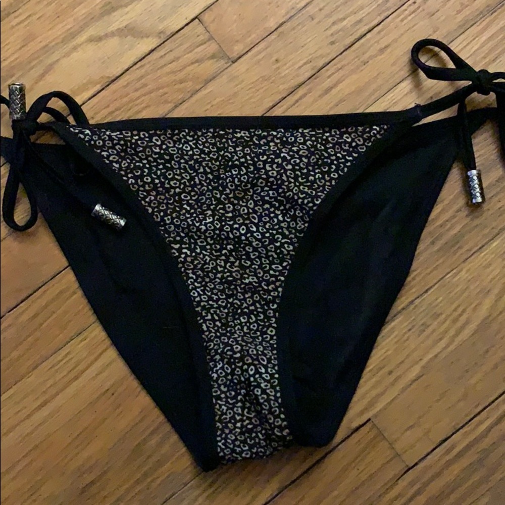 String bikini bottom. Reversible.